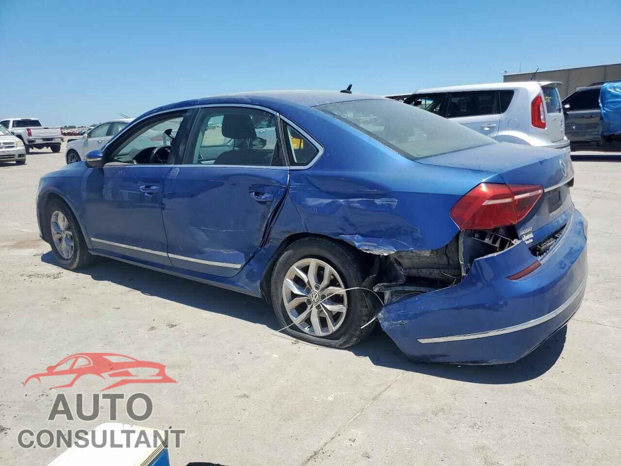 VOLKSWAGEN PASSAT 2017 - 1VWAT7A31HC049454