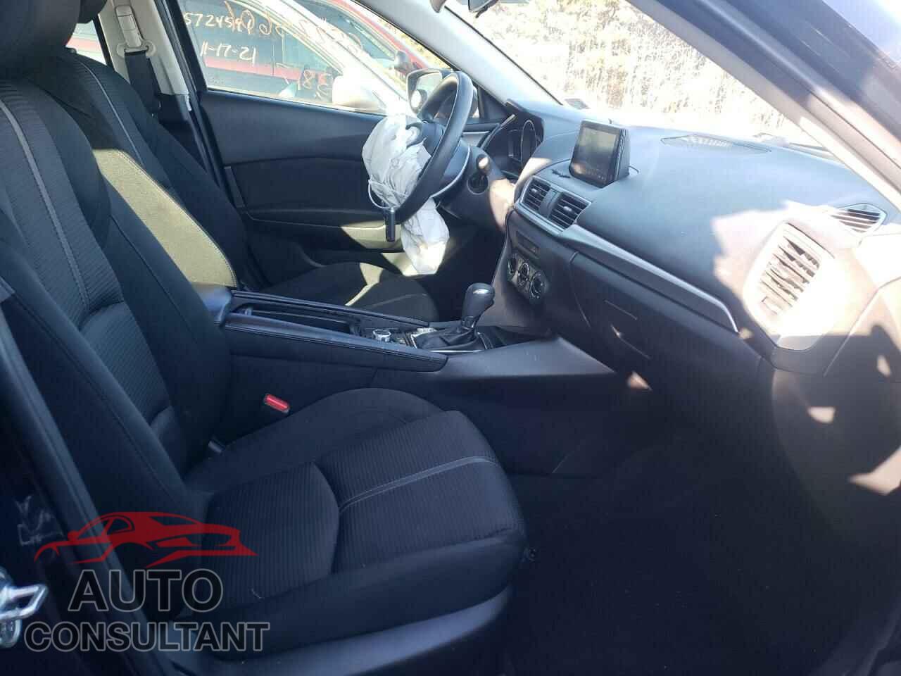 MAZDA 3 2017 - 3MZBN1U73HM107119