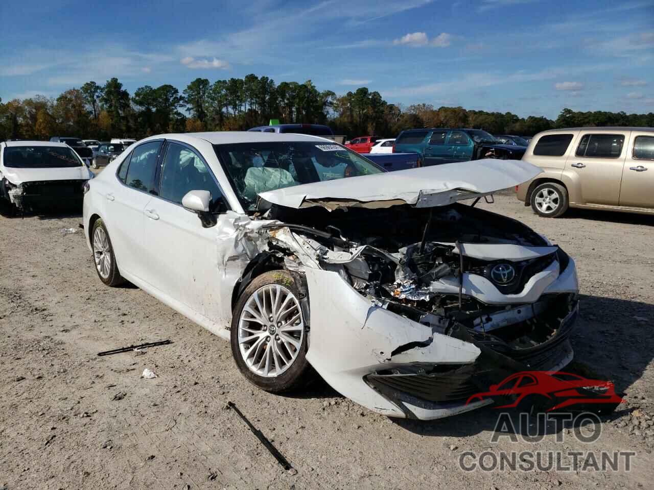 TOYOTA CAMRY 2018 - 4T1B11HK5JU007520