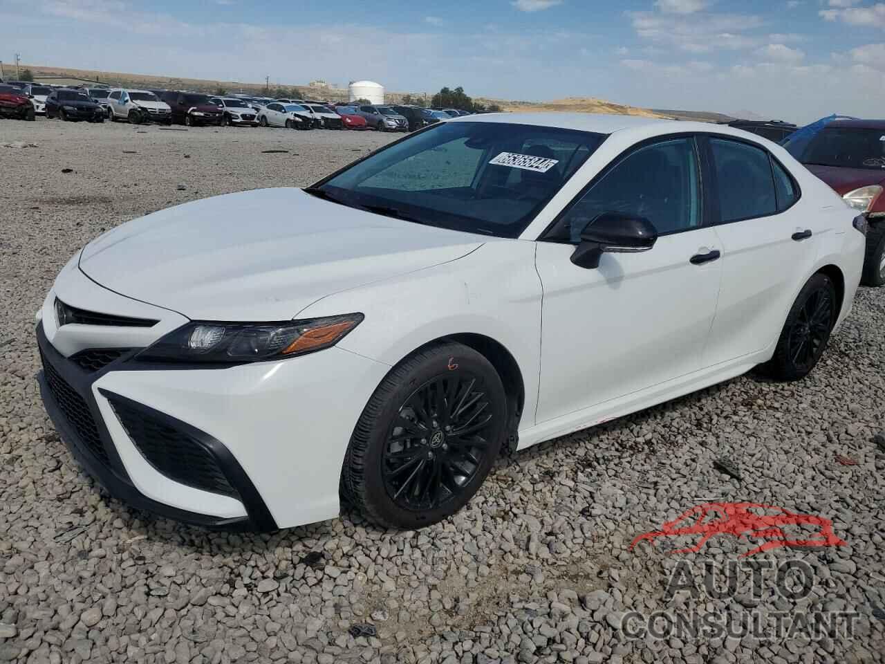 TOYOTA CAMRY 2022 - 4T1G11AK6NU034876