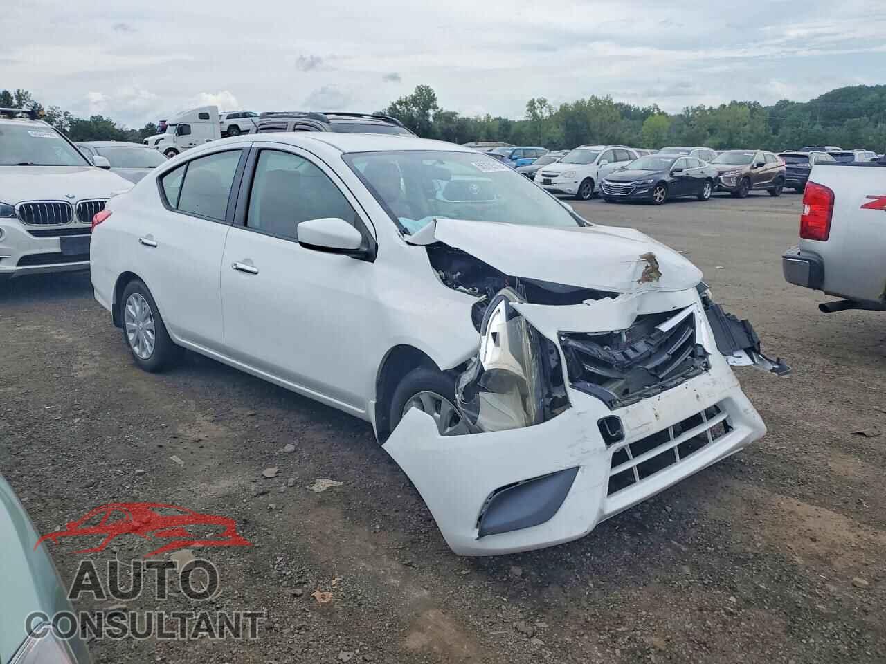 NISSAN VERSA 2019 - 3N1CN7AP3KL879084
