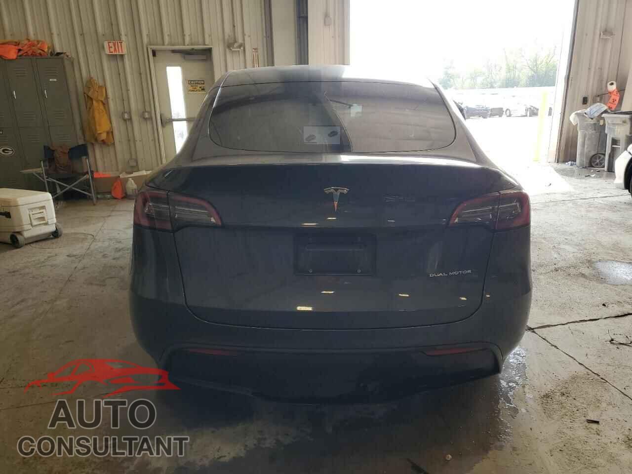 TESLA MODEL Y 2021 - 5YJYGDEE4MF252805