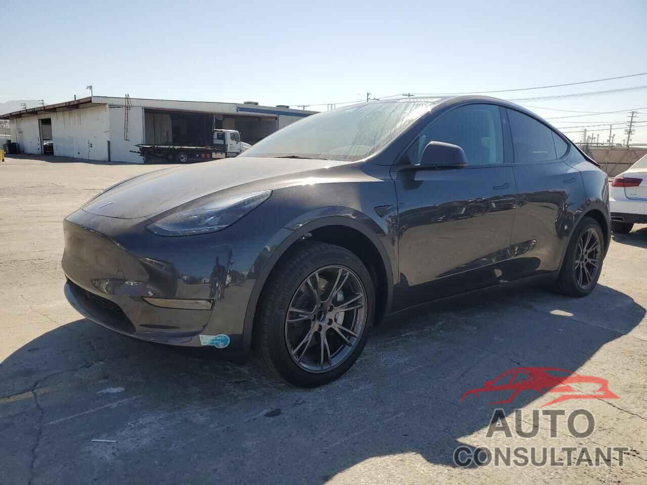 TESLA MODEL Y 2025 - 7SAYGDED5SF313652