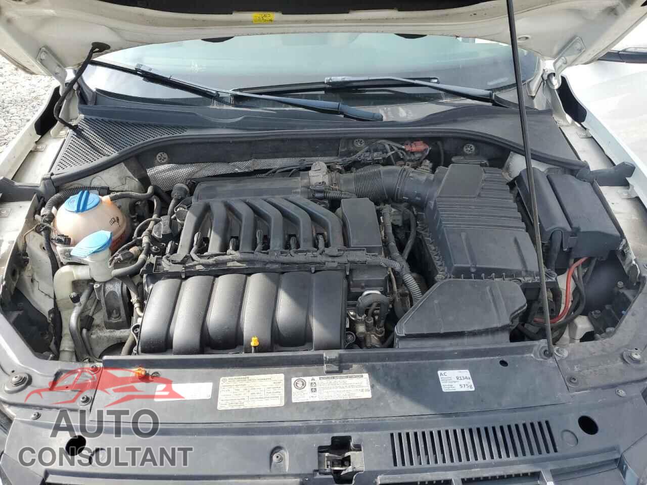 VOLKSWAGEN PASSAT 2012 - 1VWBM7A35CC081558