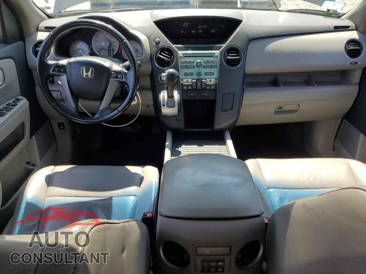 HONDA PILOT 2011 - 5FNYF4H59BB077835