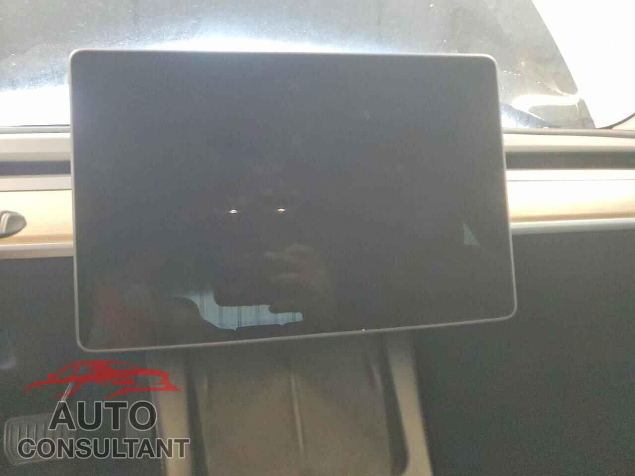 TESLA MODEL 3 2022 - 5YJ3E1EA7NF369310