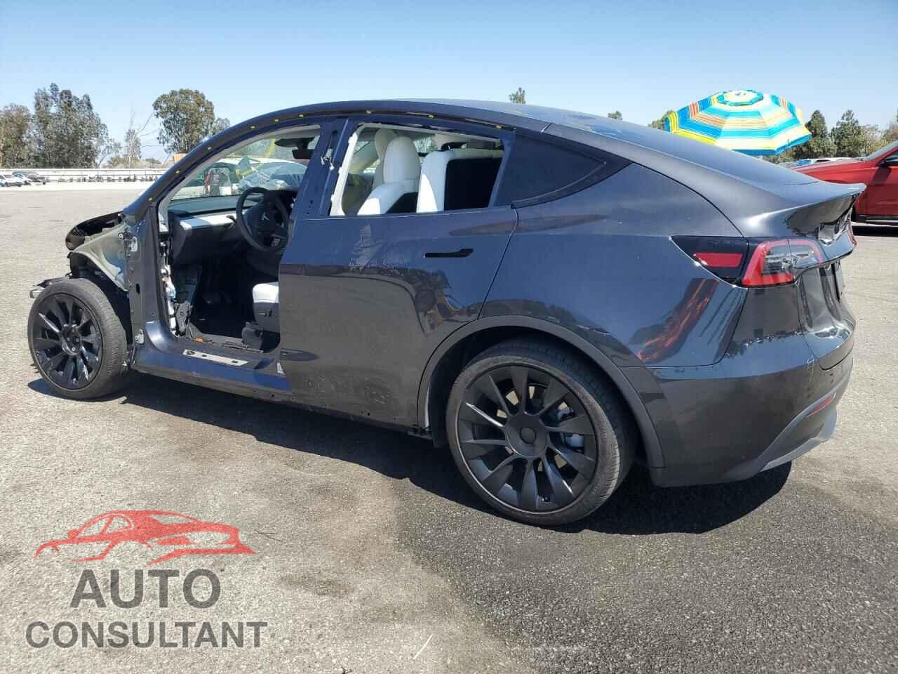 TESLA MODEL Y 2024 - 7SAYGAEE4RF010802