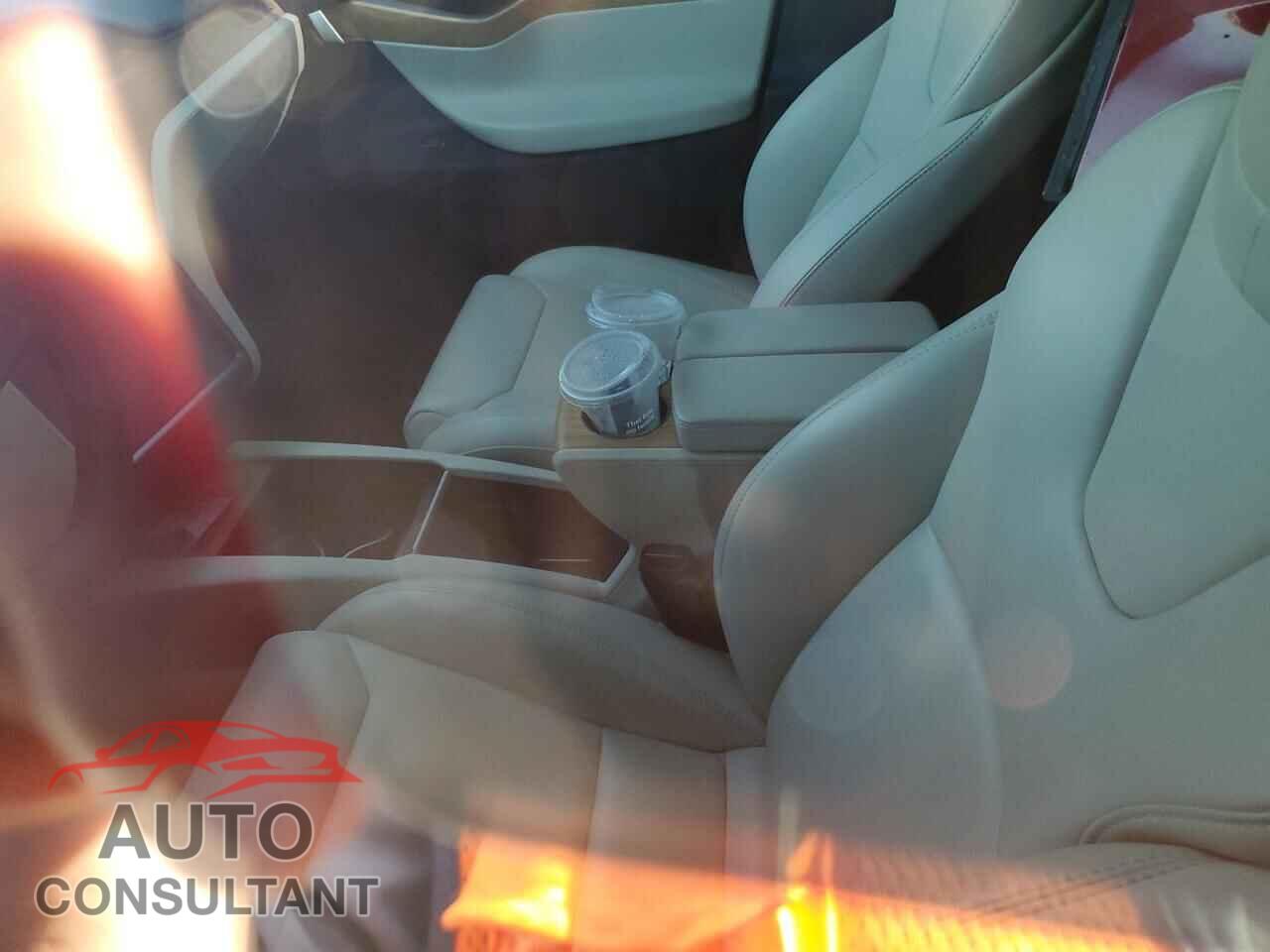 TESLA MODEL X 2018 - 5YJXCDE27JF101403