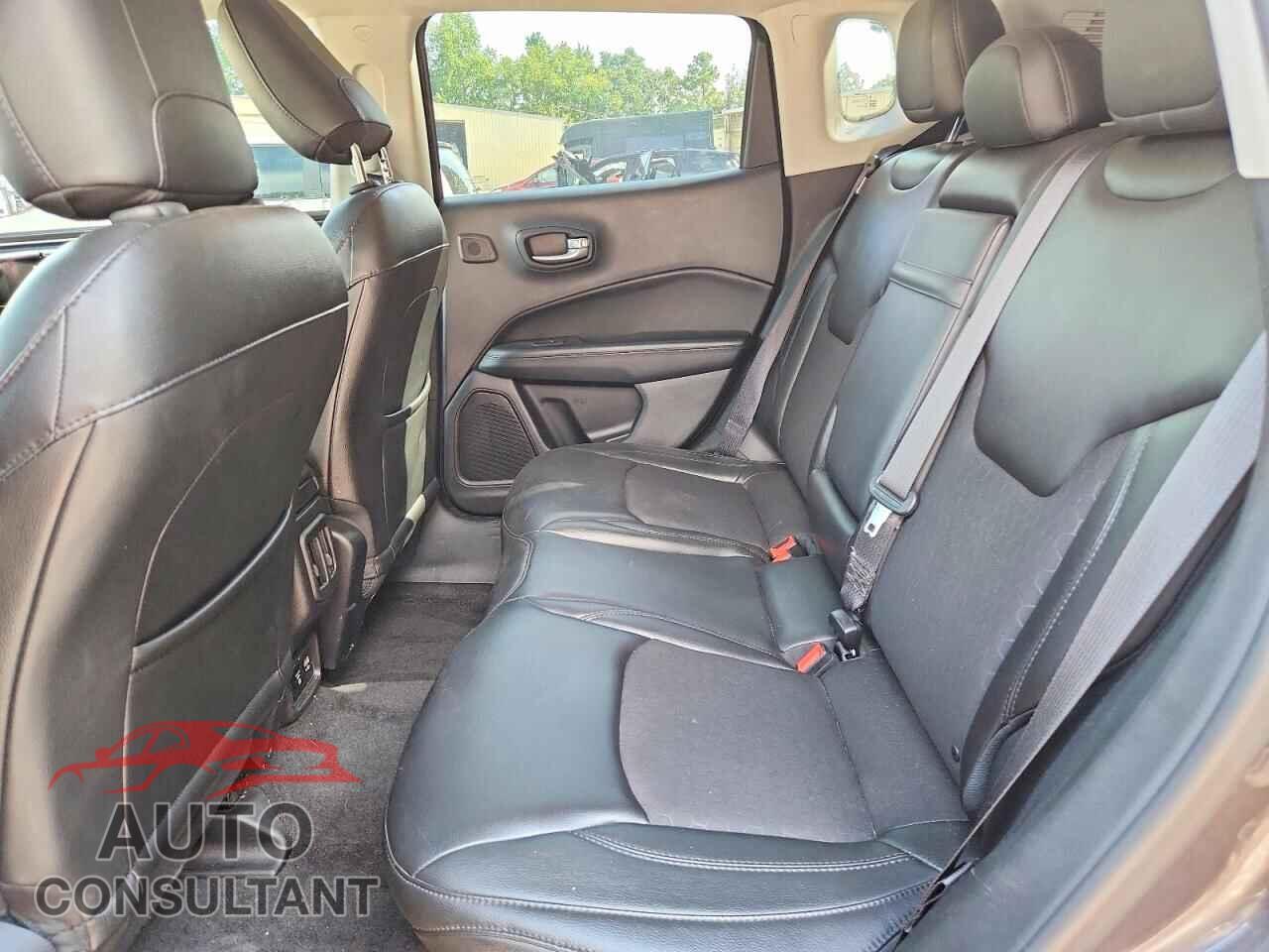 JEEP COMPASS 2018 - 3C4NJDBB6JT304155