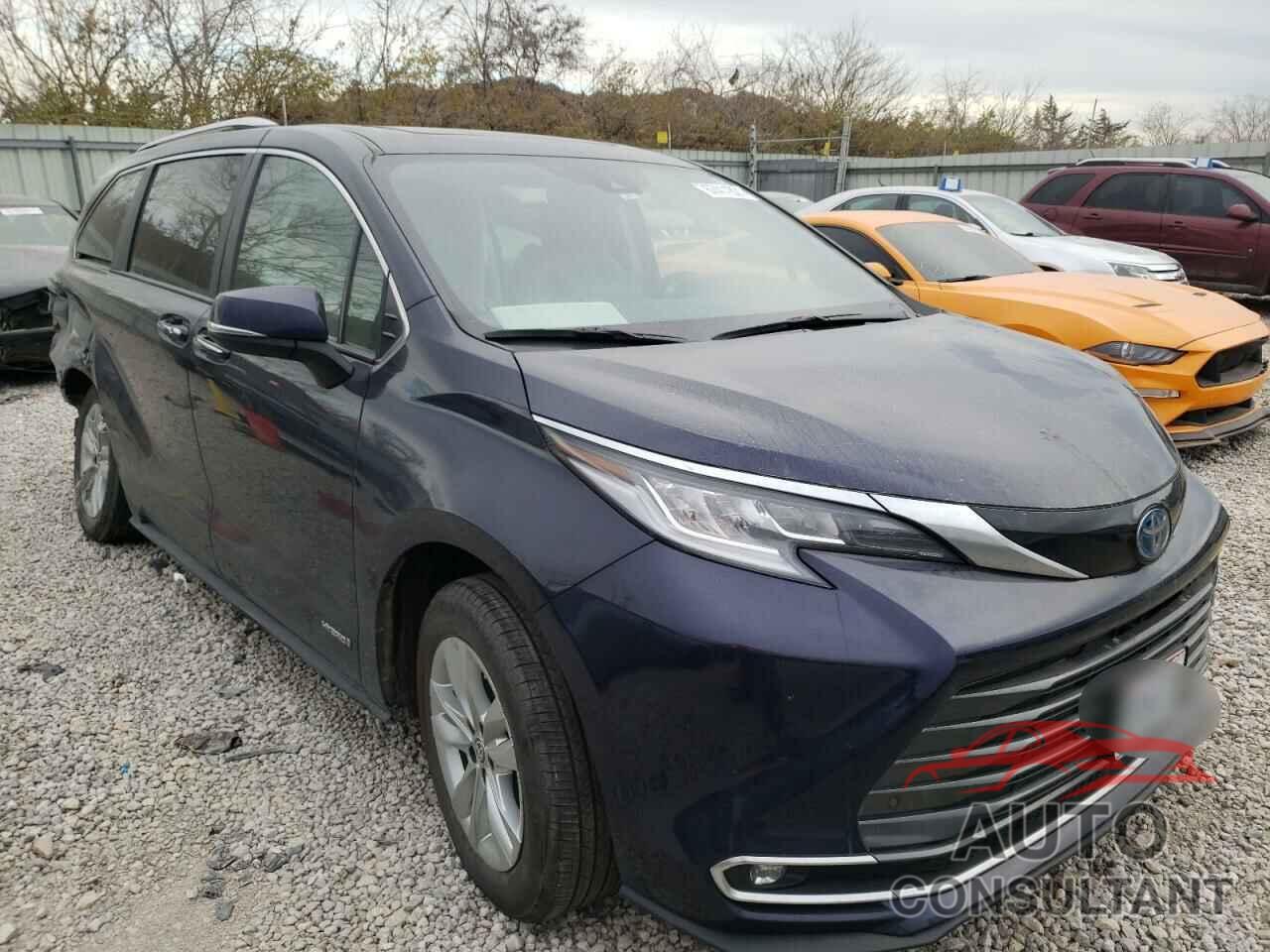 TOYOTA SIENNA 2021 - 5TDZRKEC2MS009894