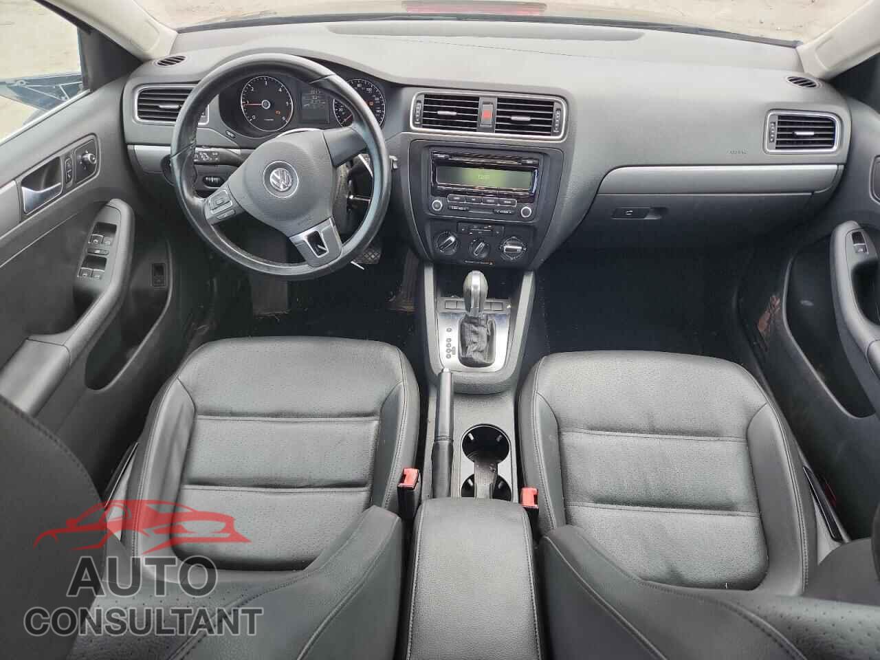 VOLKSWAGEN JETTA 2013 - 3VWLL7AJ8DM204792