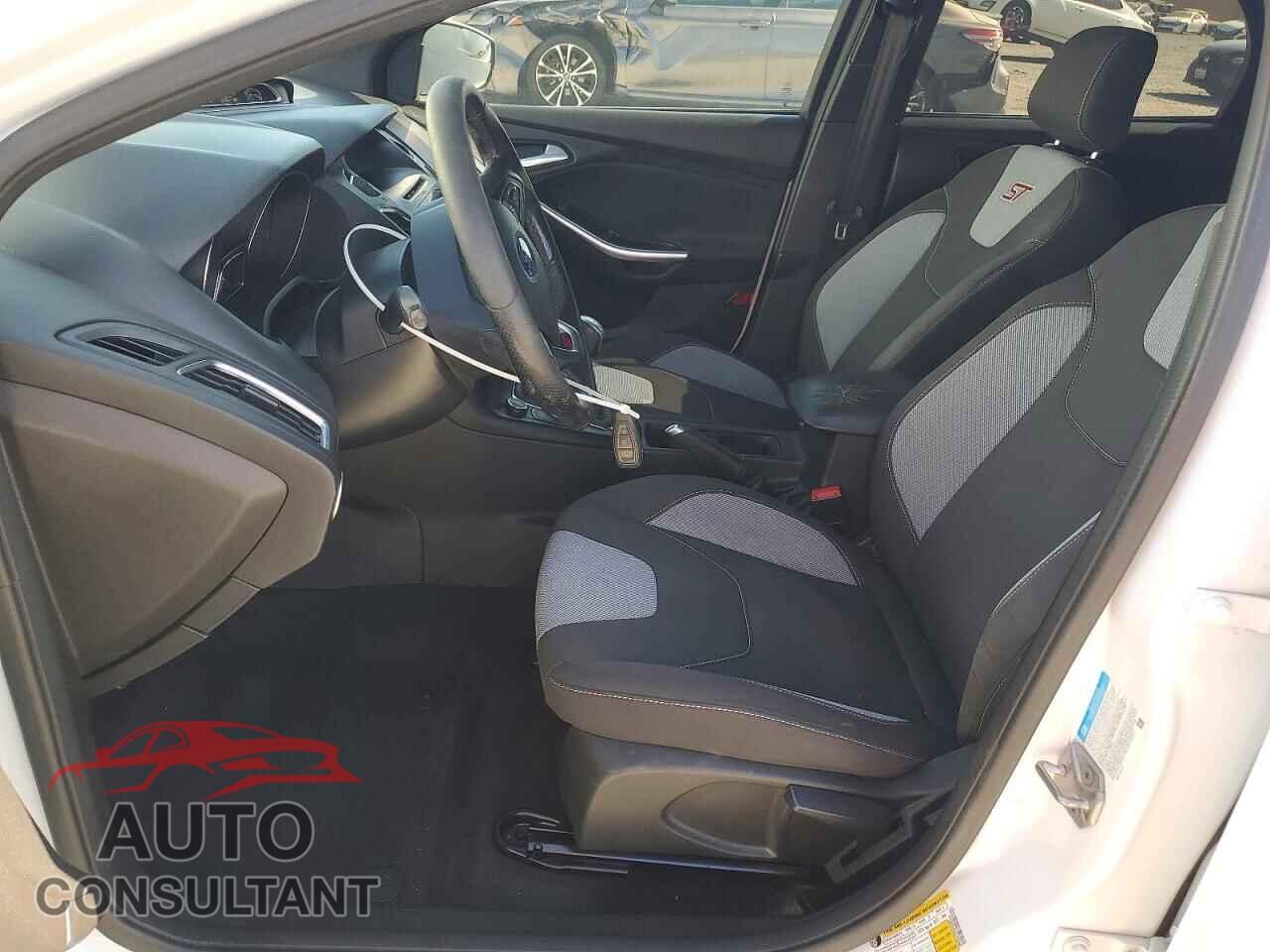 FORD FOCUS 2016 - 1FADP3L96GL405688