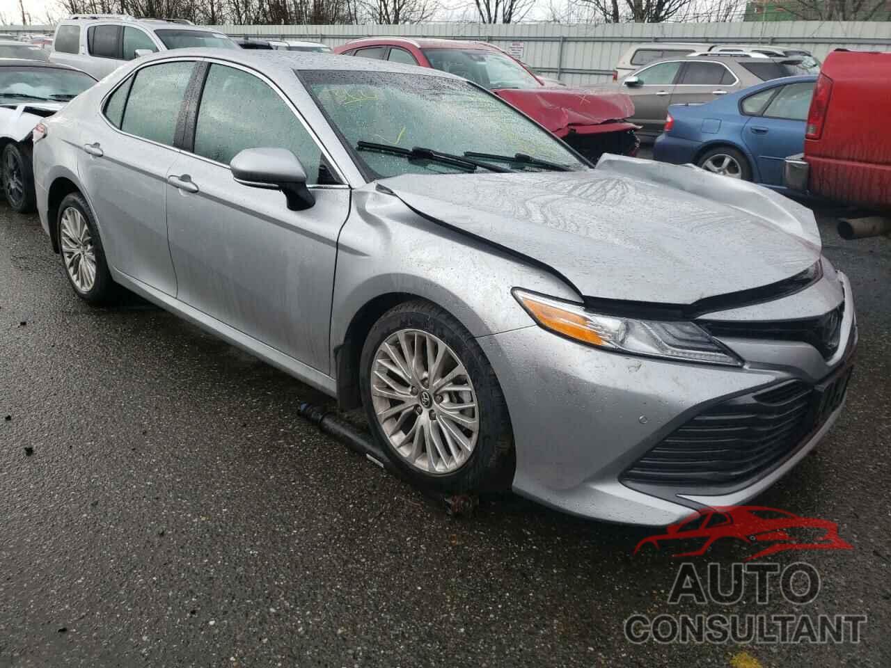 TOYOTA CAMRY 2018 - 4T1B11HK5JU019439