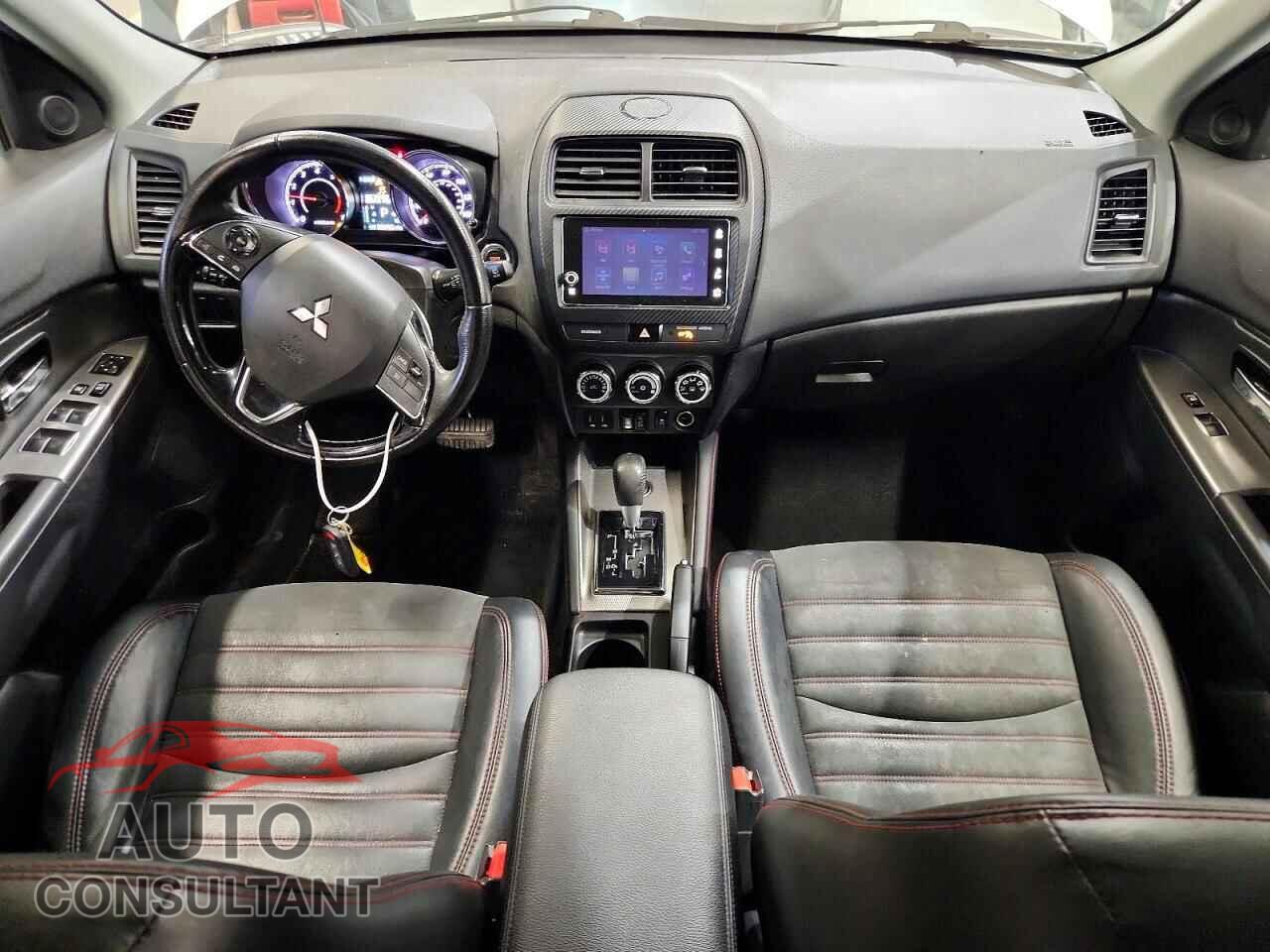 MITSUBISHI OUTLANDER 2018 - JA4AR3AW4JU021663