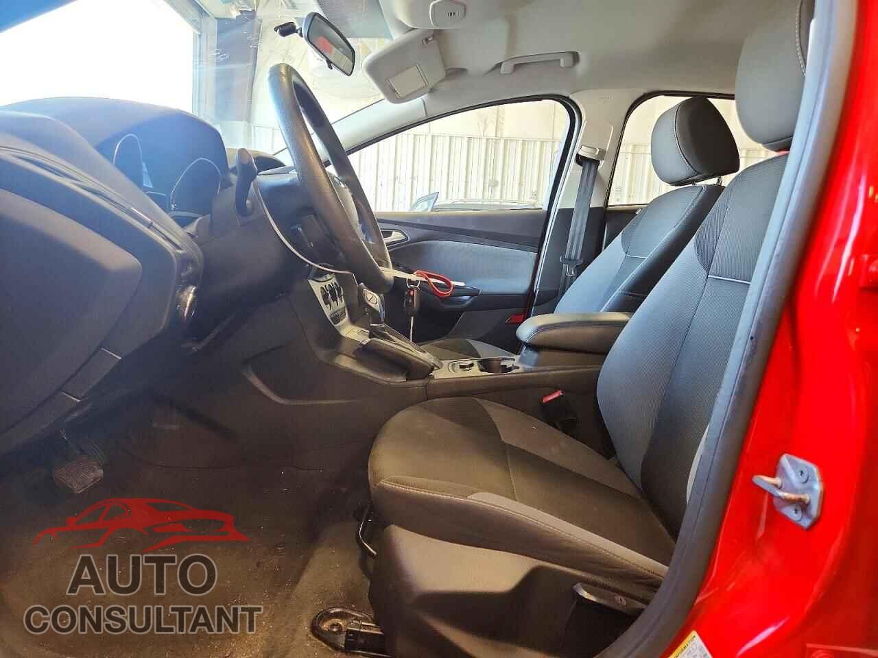 FORD FOCUS 2014 - 1FADP3F23EL280290