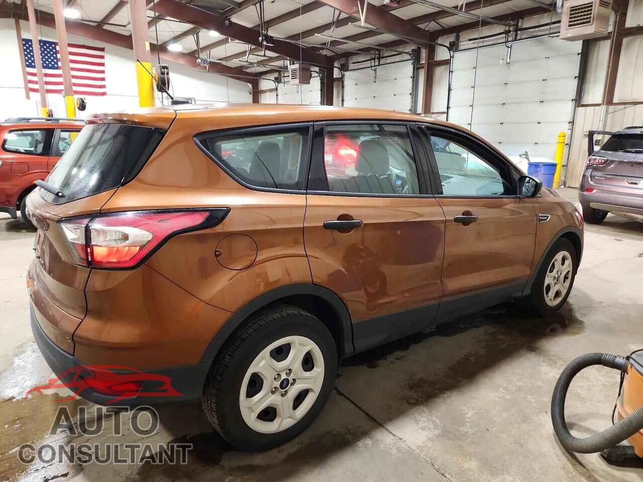 FORD ESCAPE 2017 - 1FMCU0F76HUC42247
