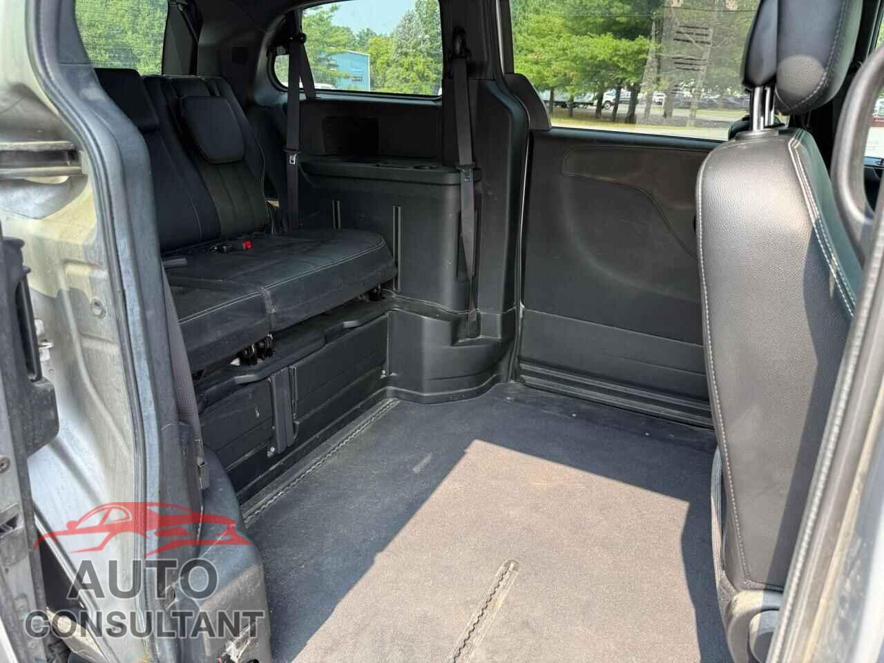DODGE CARAVAN 2015 - 2C4RDGCG8FR703356