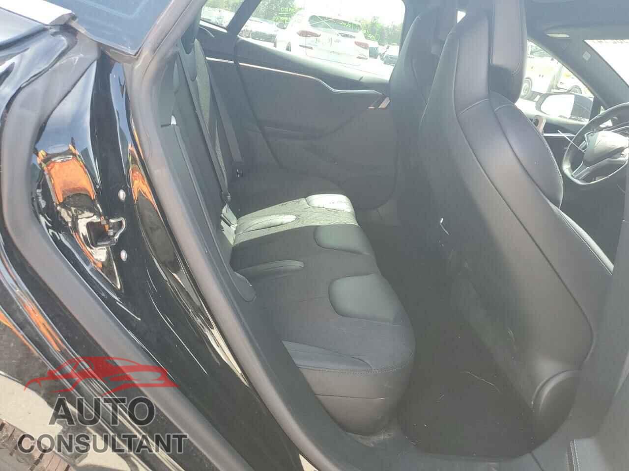 TESLA MODEL S 2017 - 5YJSA1E14HF209722