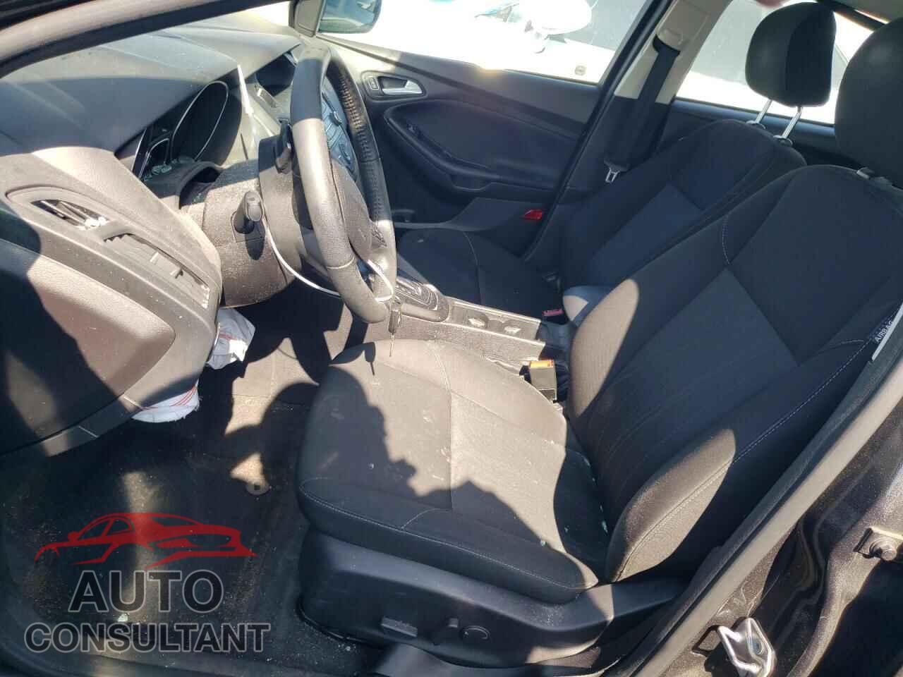 FORD FOCUS 2015 - 1FADP3K27FL220911
