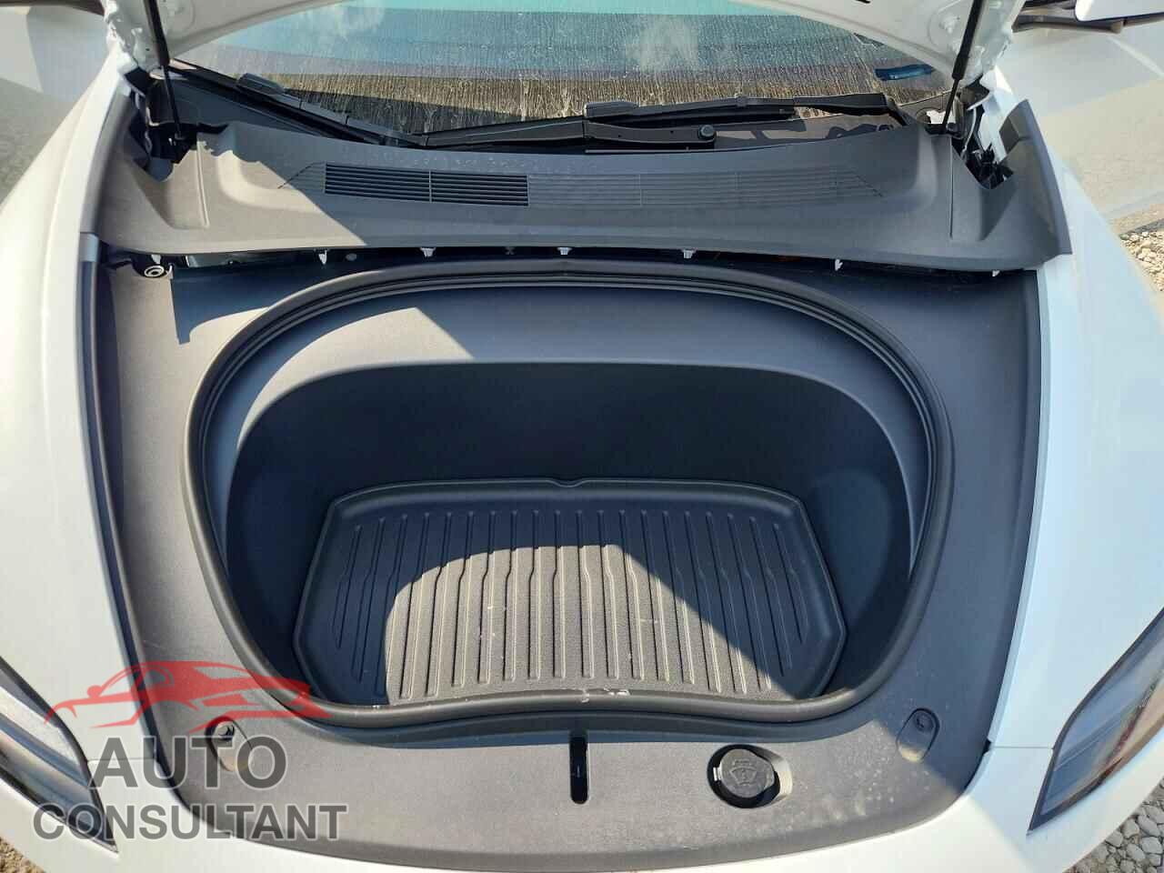 TESLA MODEL 3 2026 - 5YJ3E1EAXTF215638