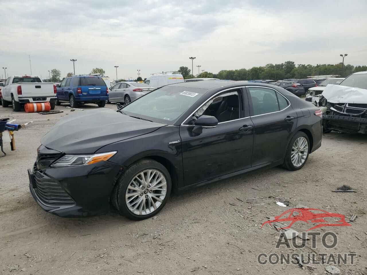 TOYOTA CAMRY 2018 - 4T1B21HK0JU005607