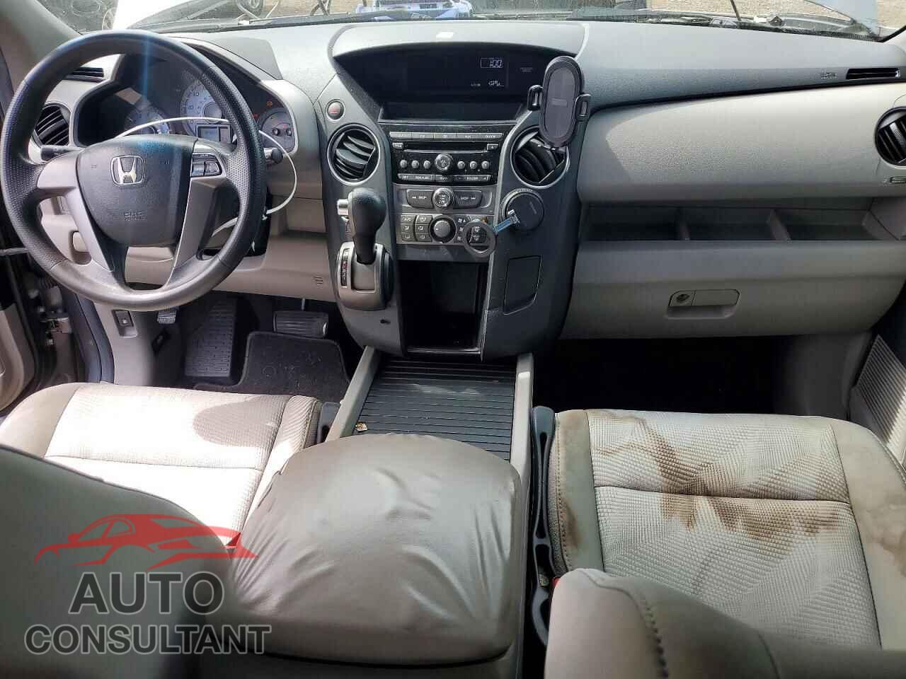 HONDA PILOT 2012 - 5FNYF4H24CB002595