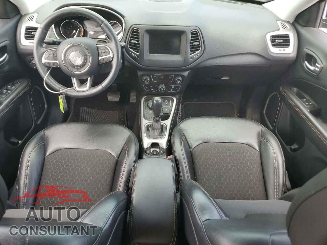 JEEP COMPASS 2018 - 3C4NJDBB2JT458099