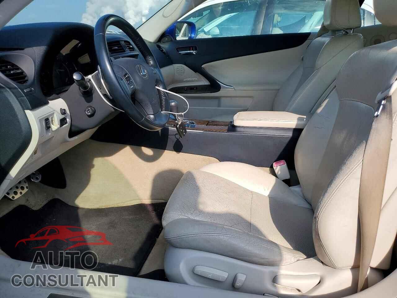 LEXUS IS 2010 - JTHFE2C21A2503030