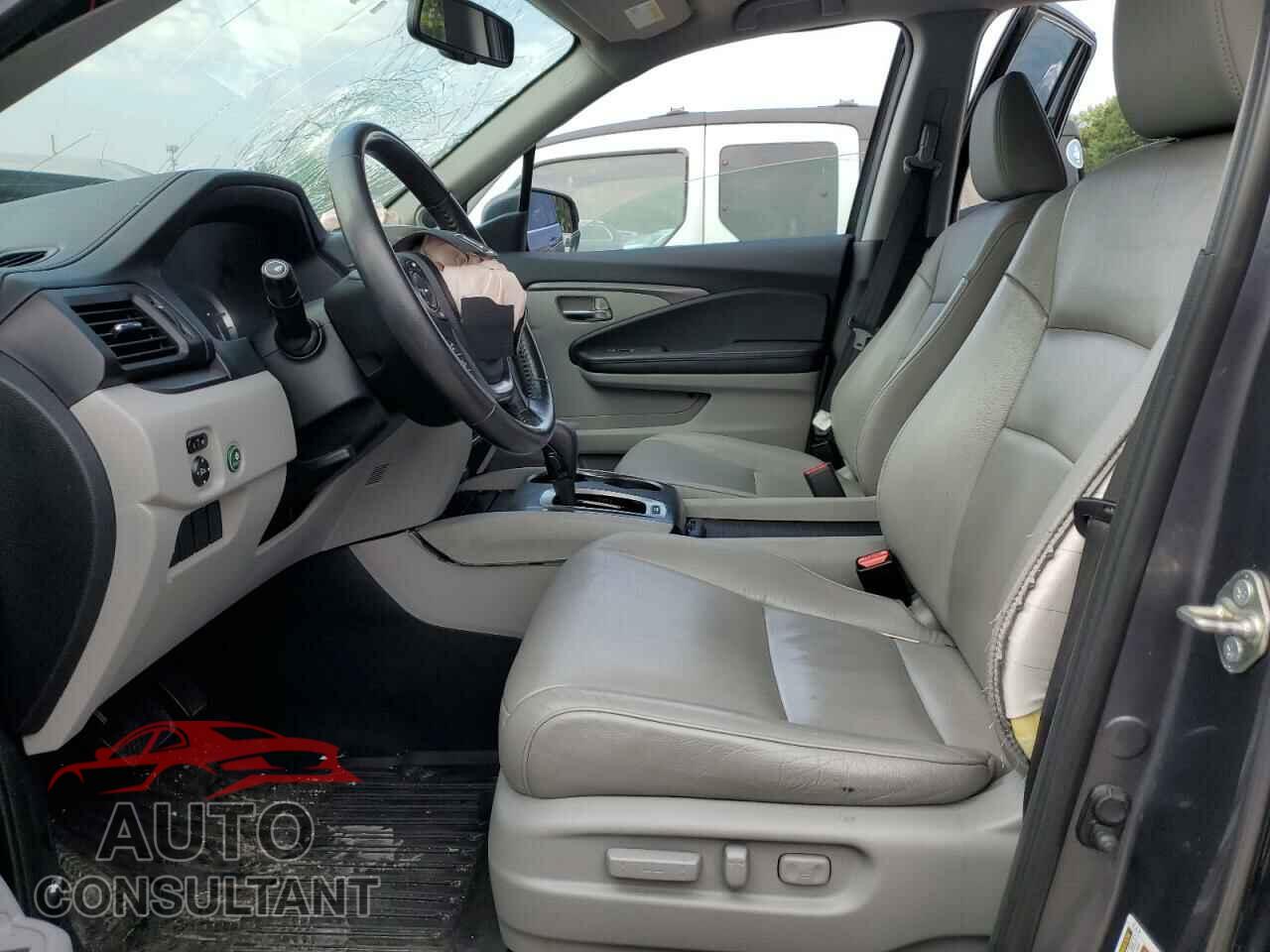 HONDA PILOT 2017 - 5FNYF6H55HB012260