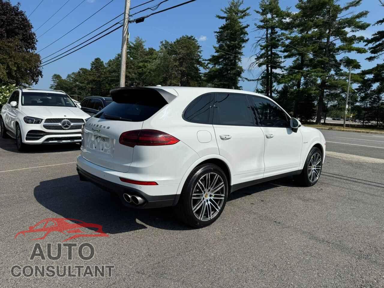 PORSCHE CAYENNE 2017 - WP1AE2A27HLA74767