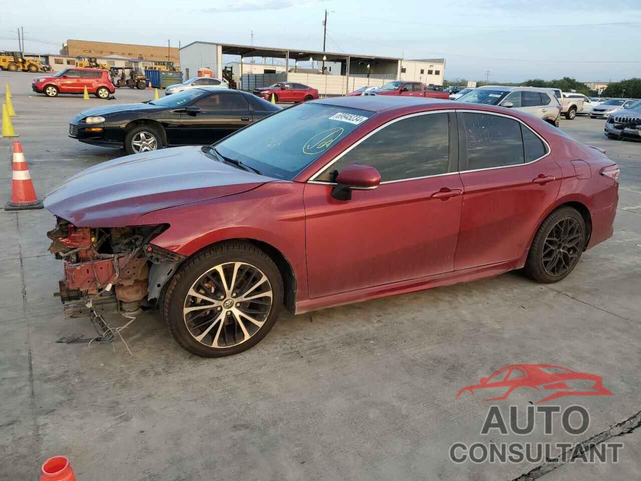 TOYOTA CAMRY 2018 - 4T1B11HK5JU543058