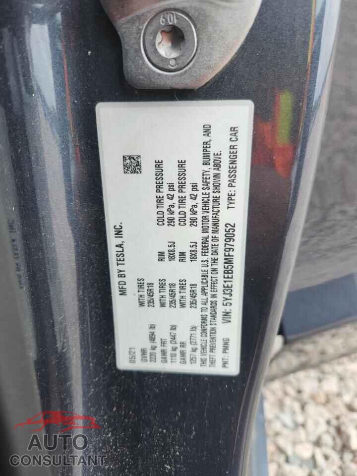 TESLA MODEL 3 2021 - 5YJ3E1EB5MF979052