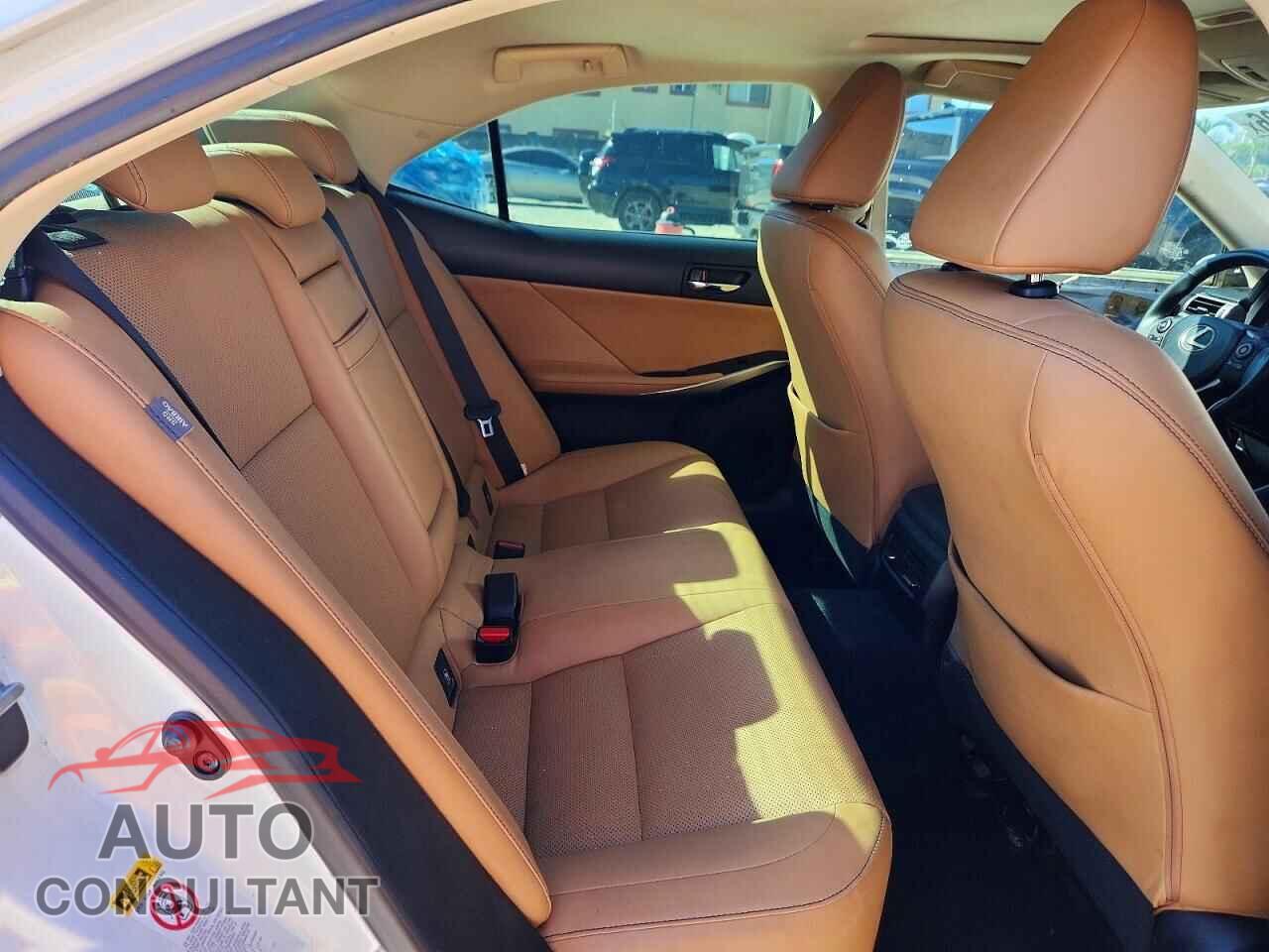 LEXUS IS 2015 - JTHBF1D22F5045072