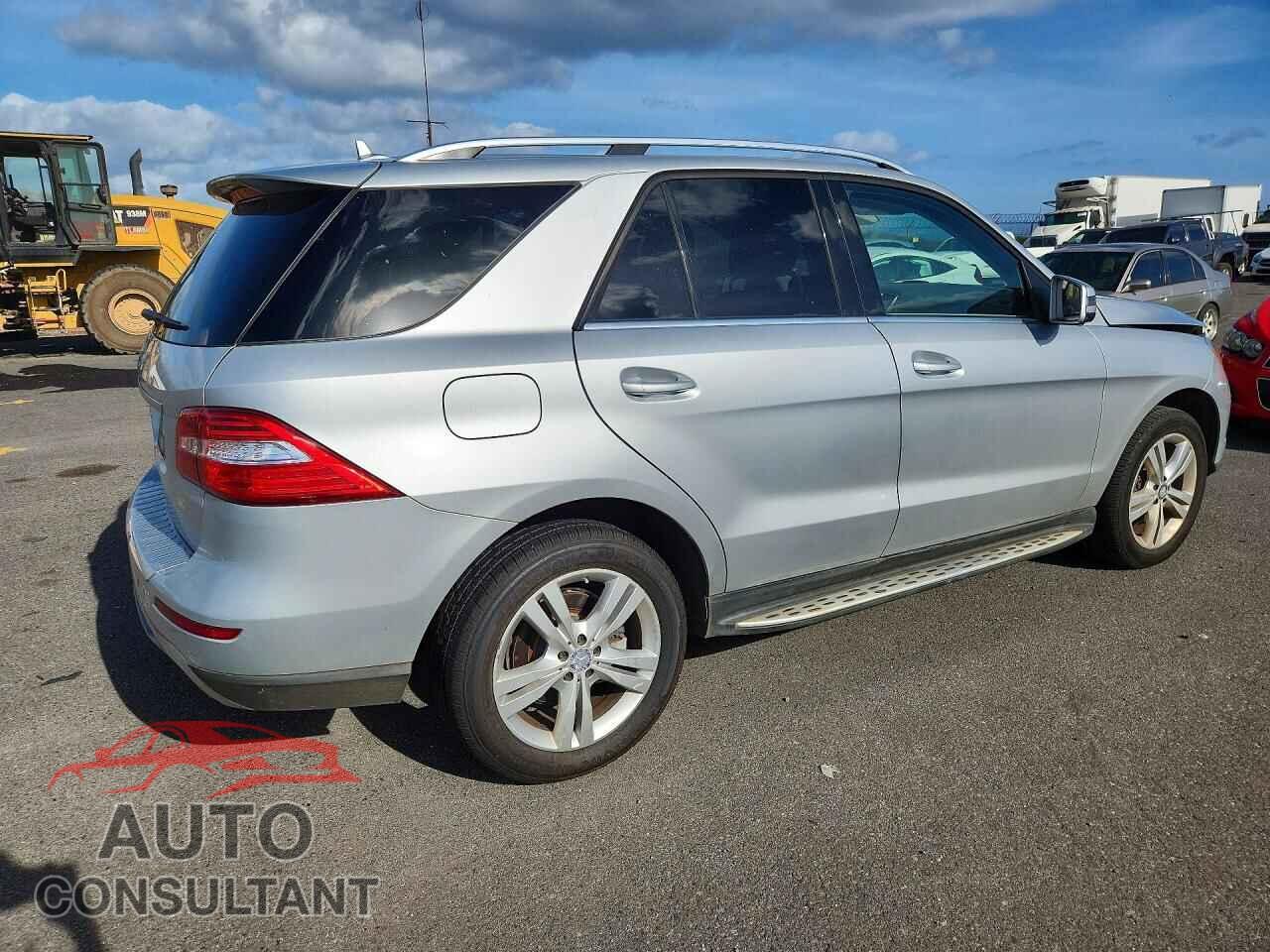 MERCEDES-BENZ M-CLASS 2014 - 4JGDA5JB2EA350660