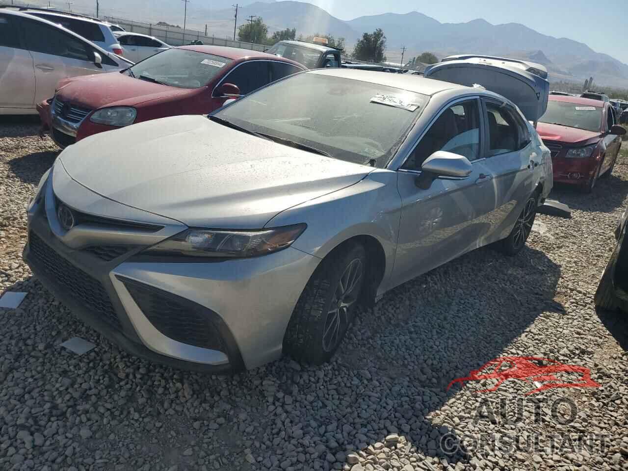 TOYOTA CAMRY 2023 - 4T1G11BK4PU081650
