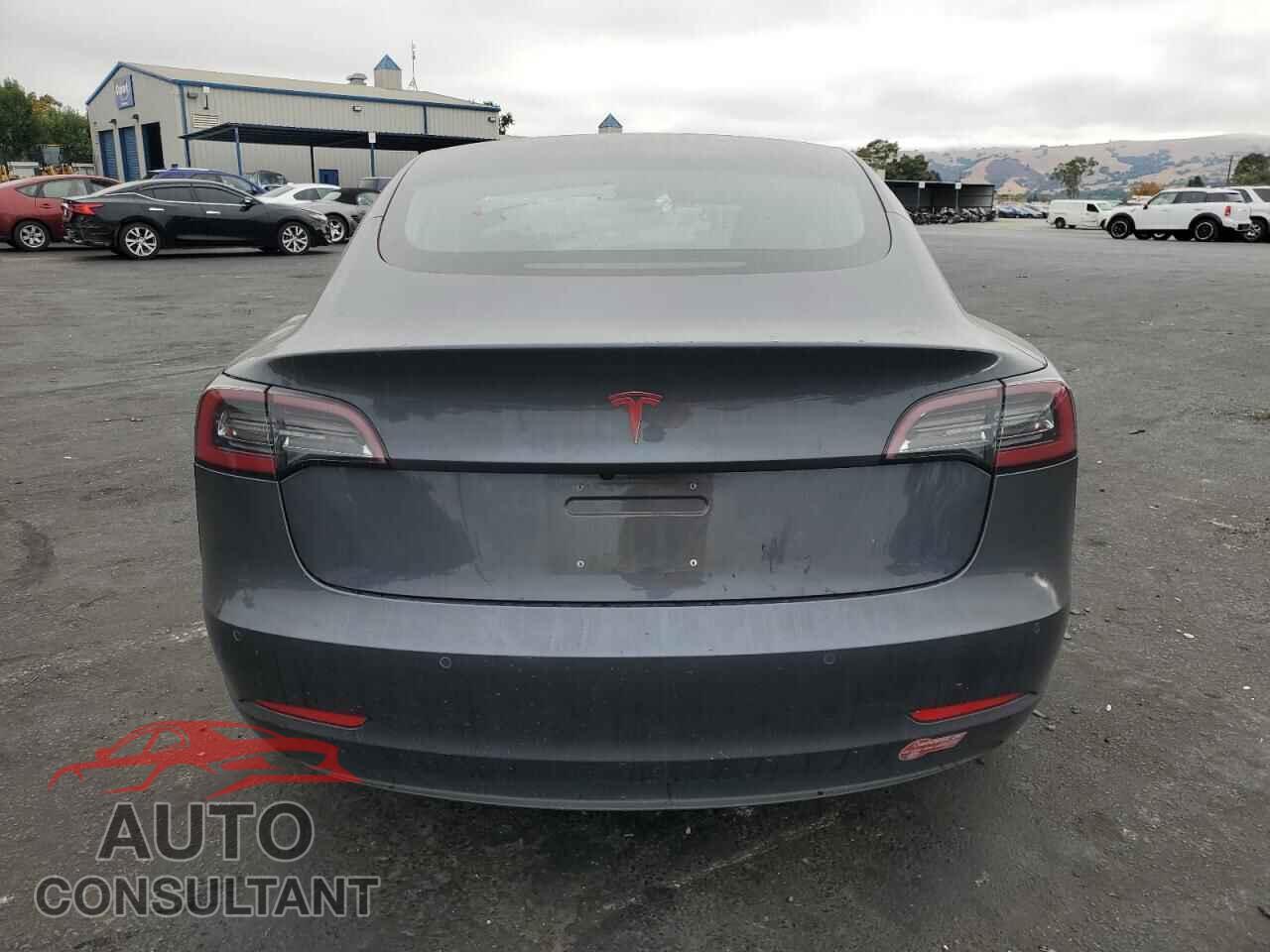 TESLA MODEL 3 2018 - 5YJ3E1EA2JF045577