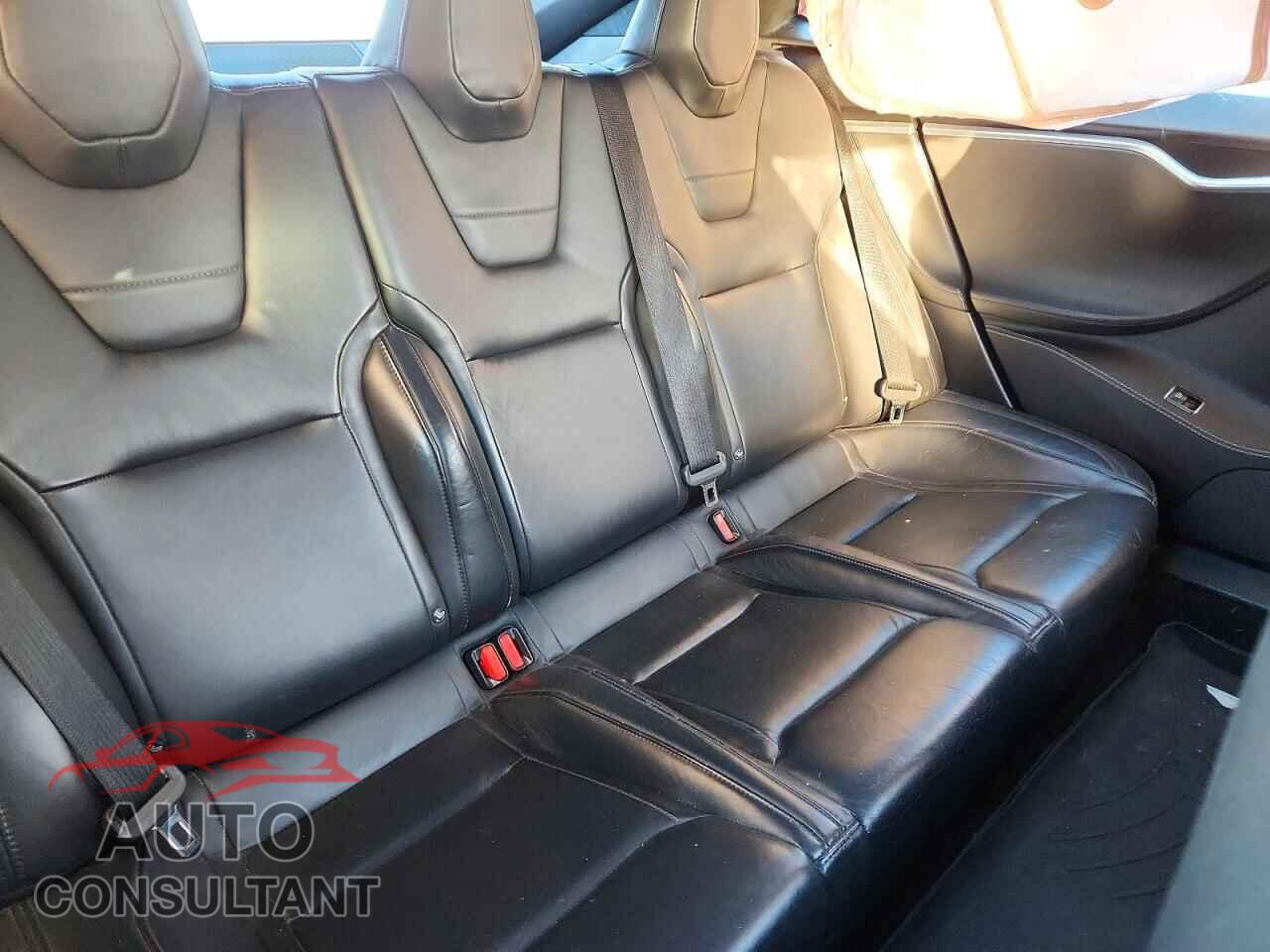 TESLA MODEL S 2014 - 5YJSA1H25EFP64100