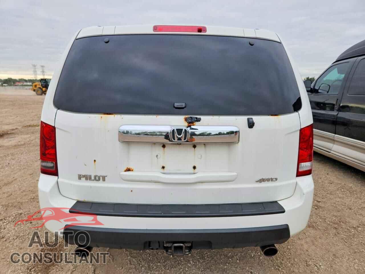 HONDA PILOT 2011 - 5FNYF4H52BB005908