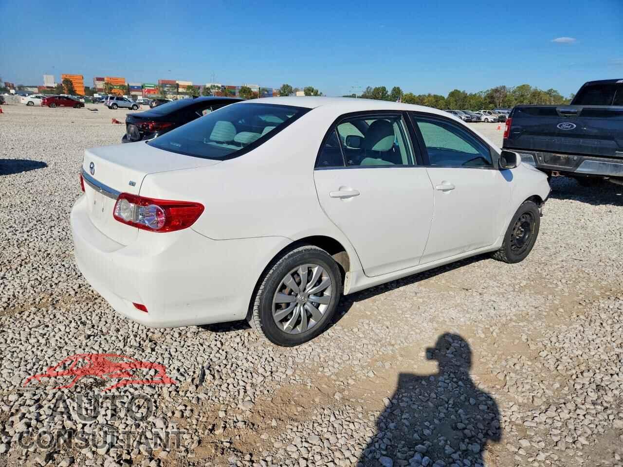 TOYOTA COROLLA 2013 - 2T1BU4EE6DC072082