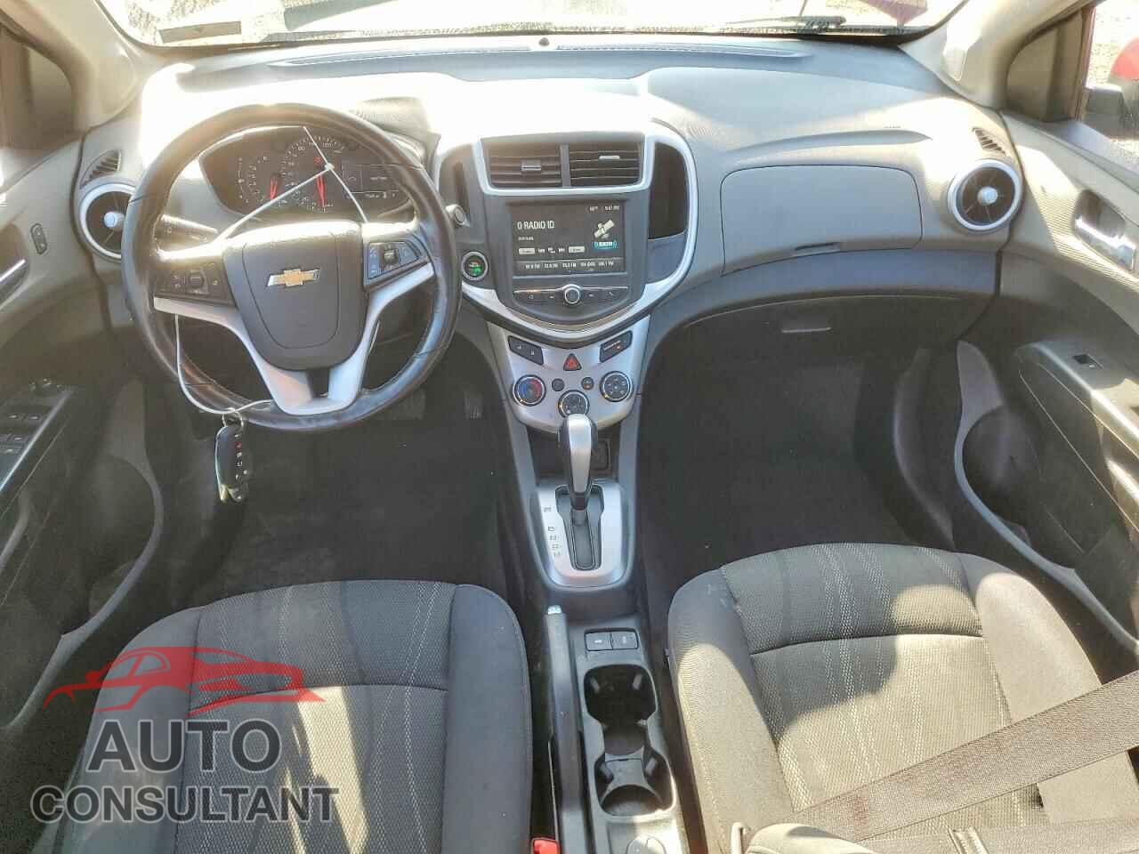 CHEVROLET SONIC 2017 - 1G1JD5SB2H4131044