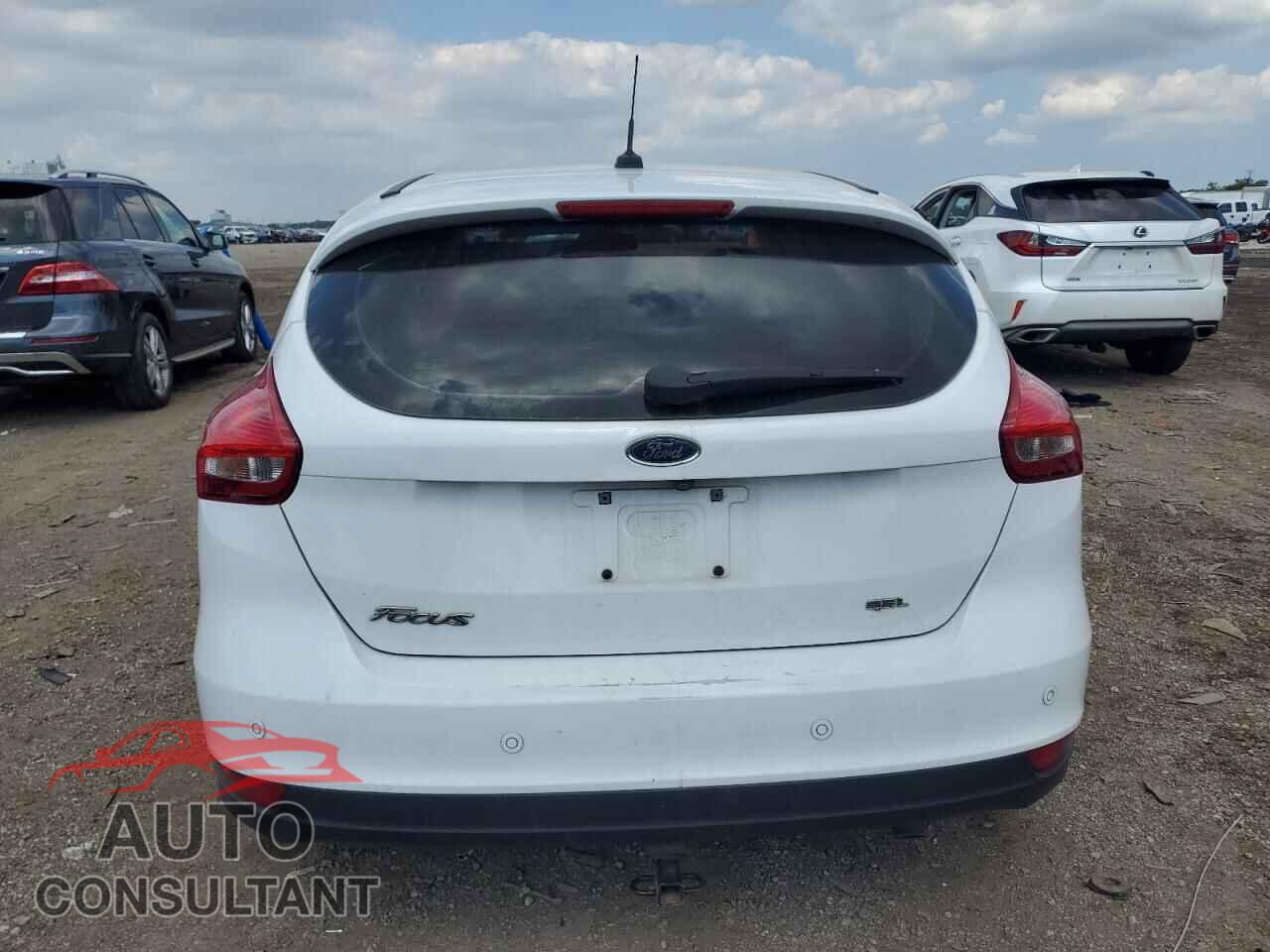 FORD FOCUS 2017 - 1FADP3M20HL264572