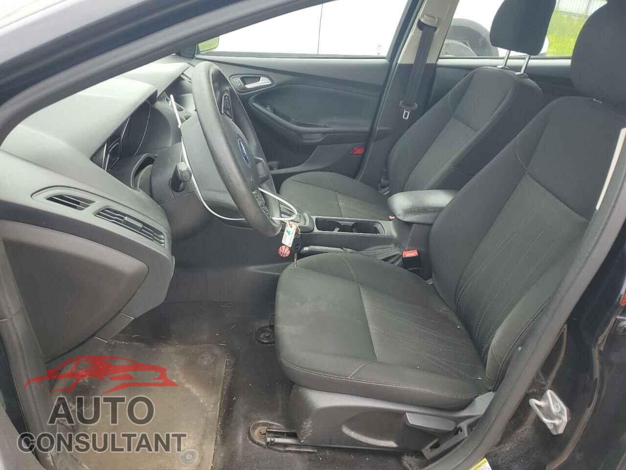 FORD FOCUS 2017 - 1FADP3F27HL291877