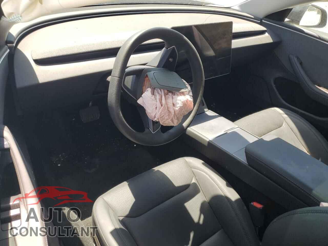 TESLA MODEL 3 2024 - 5YJ3E1EA3RF768303