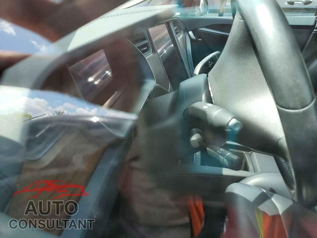 TESLA MODEL S 2018 - 5YJSA1E20JF270189