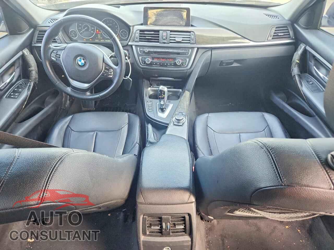 BMW 3 SERIES 2012 - WBA3A5C58CF257405