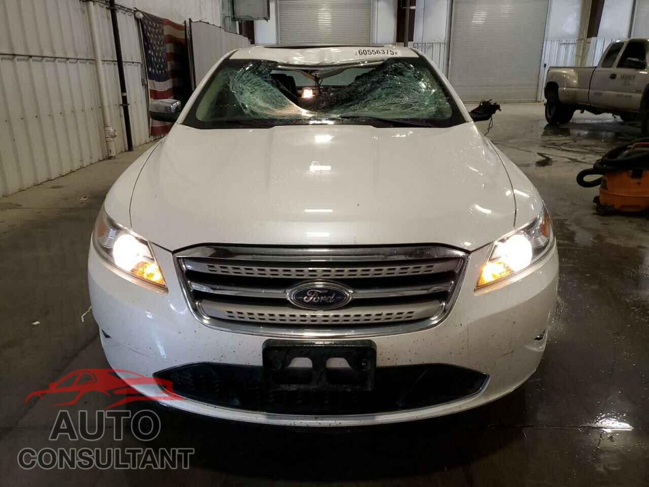FORD TAURUS 2010 - 1FAHP2FW2AG104543