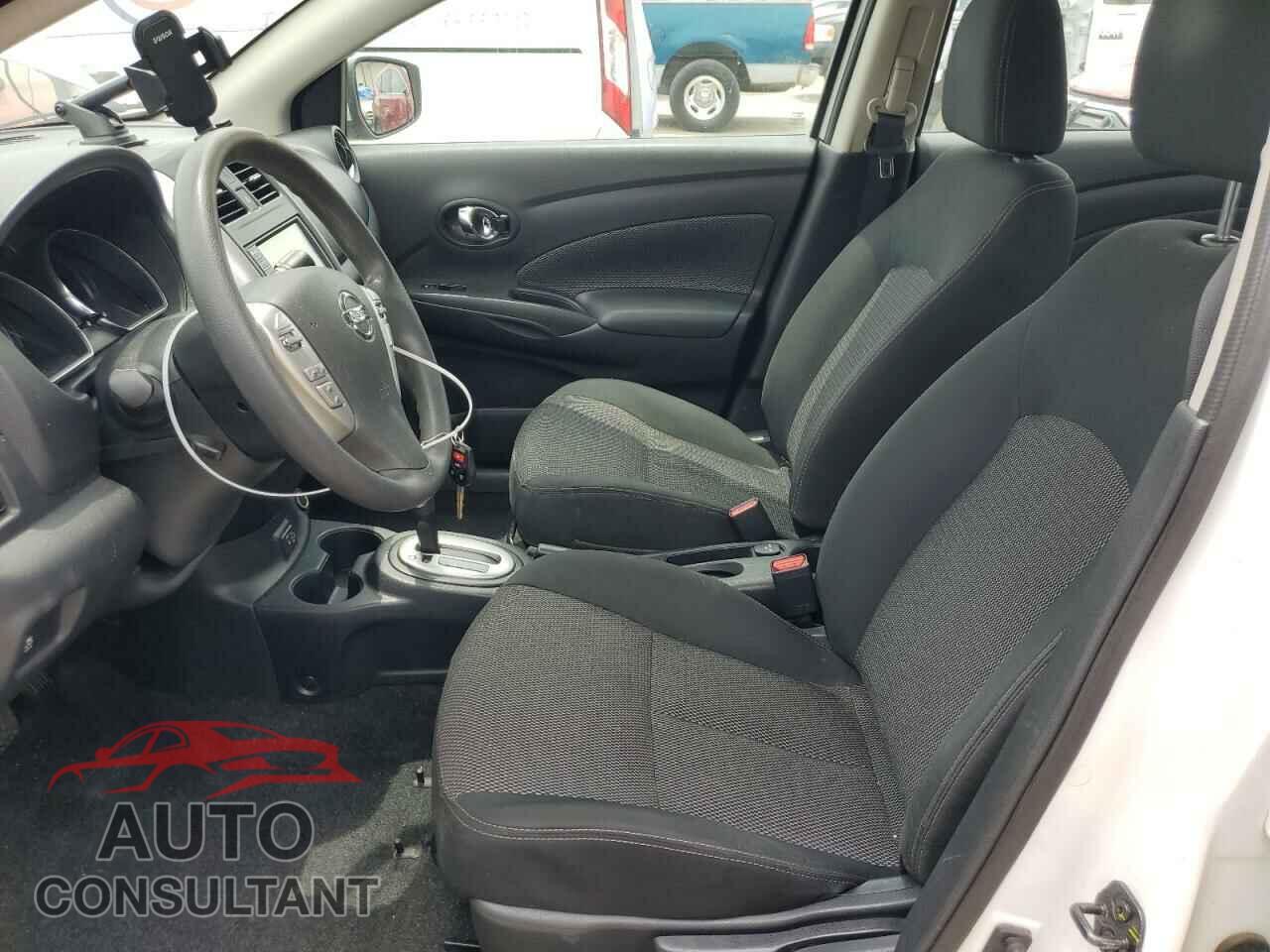 NISSAN VERSA 2019 - 3N1CN7AP3KL864570