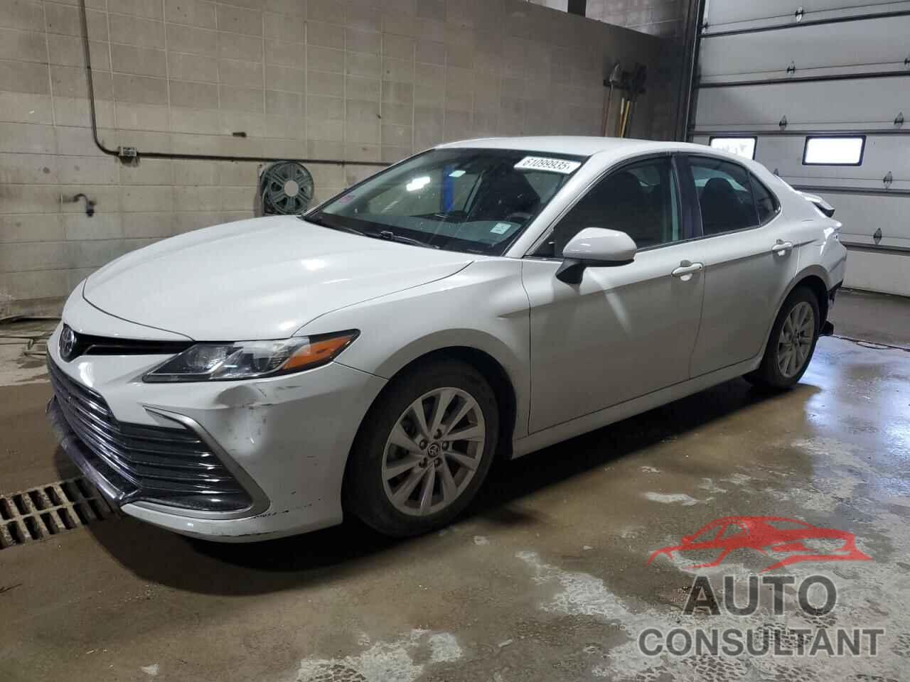 TOYOTA CAMRY 2022 - 4T1C11AK6NU009149
