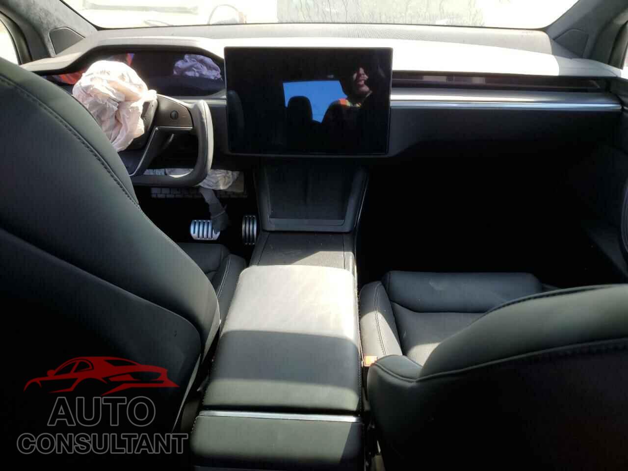 TESLA MODEL X 2024 - 7SAXCBE62RF458901