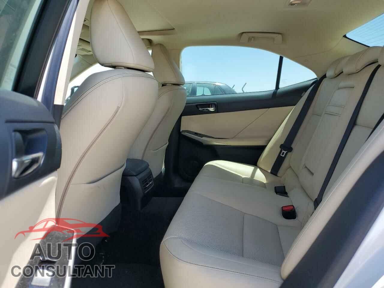 LEXUS IS 2016 - JTHBA1D22G5026845